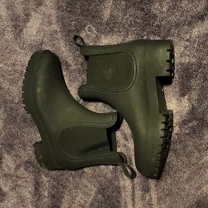 Pull on Chelsea boots size 8